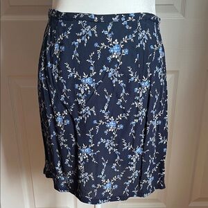 Chic Floral Skirt in Navy Blue